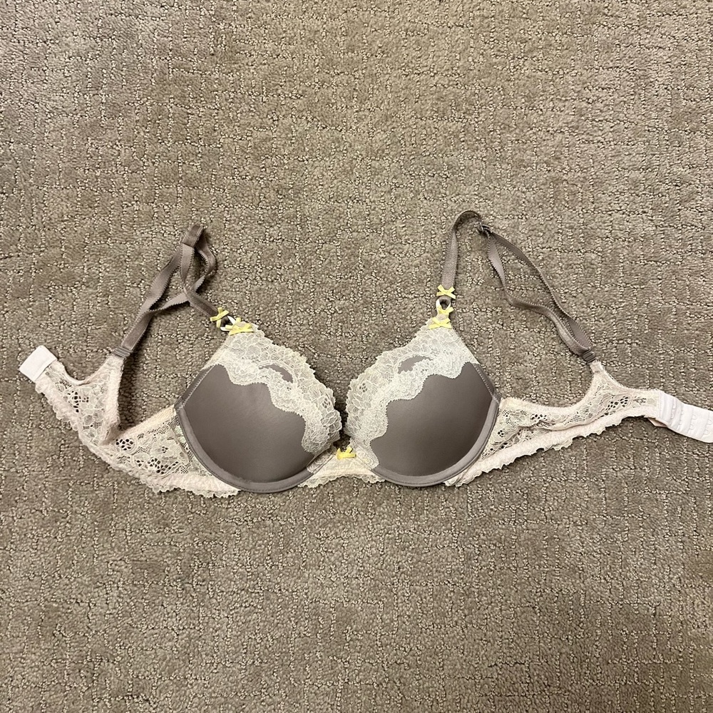 Victorias Secret Dream Angels Push Up Bra 32B..